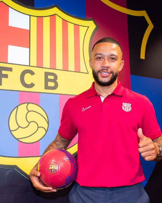 محمد عبدالله لاعب الأهلي كم سنة قضاها مع النادي؟