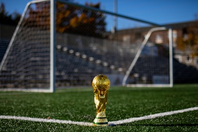 من افضل لاعب كرة قدم في العالم حاليا؟