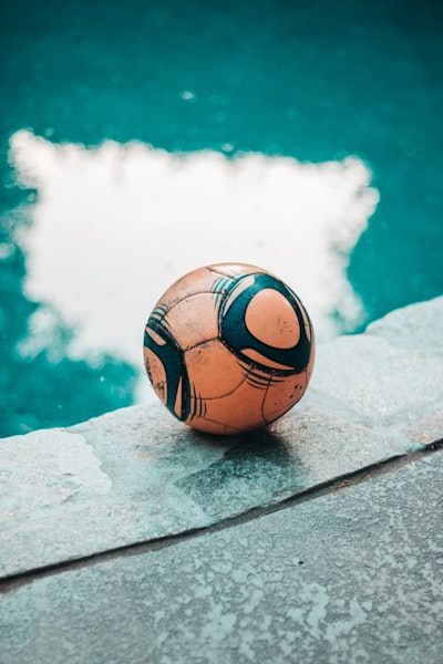 تاريخ مباراة الأهلي وريال مدريدلقاءات أسطورية بين عمالقة الكرة